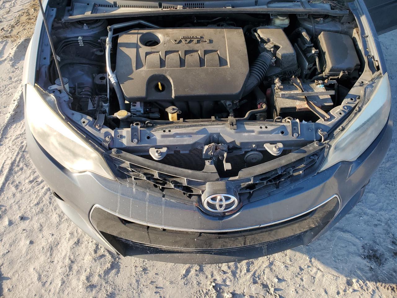 Toyota Corolla L Image 6