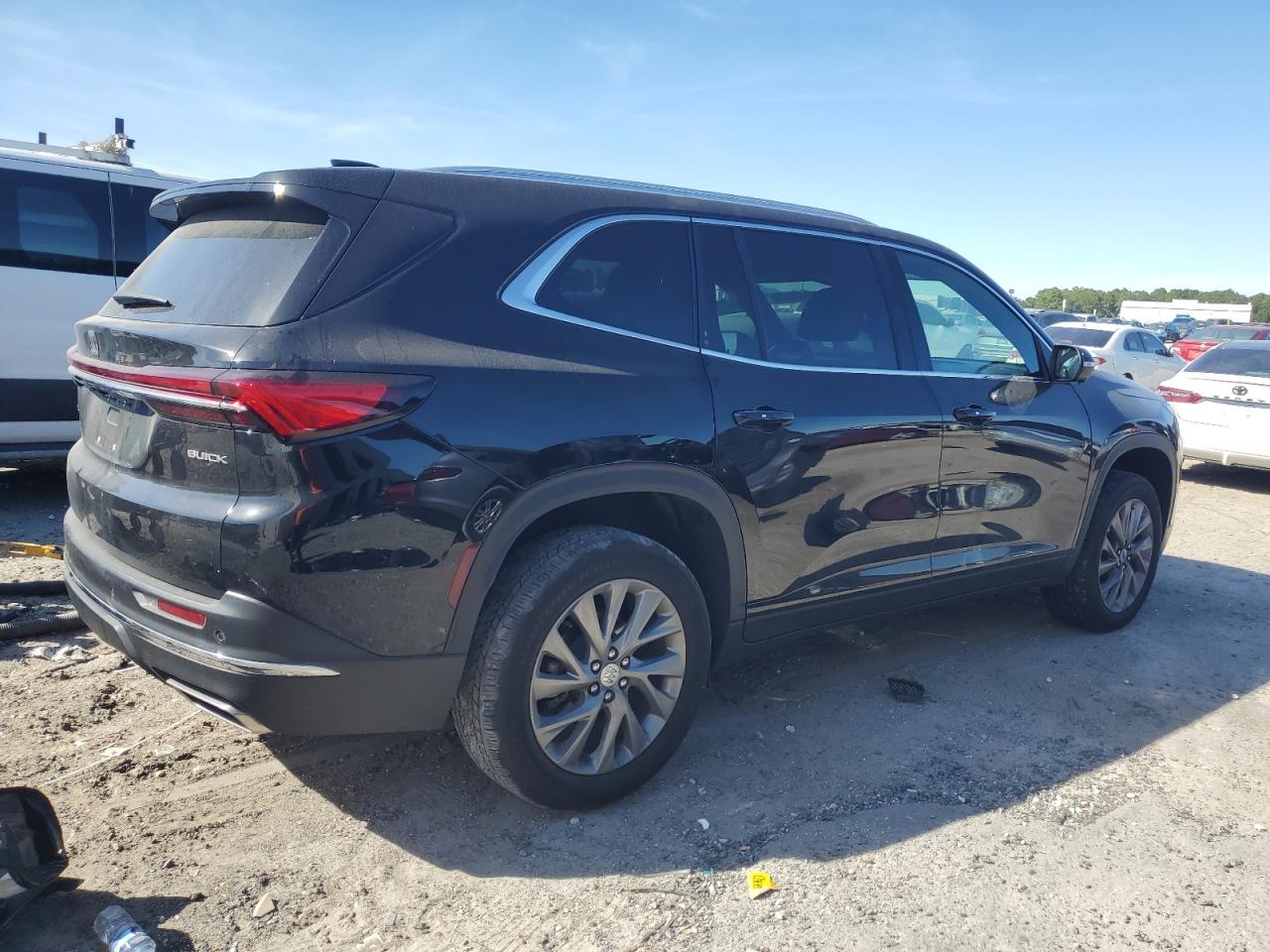 Buick Enclave Preferred Image 4