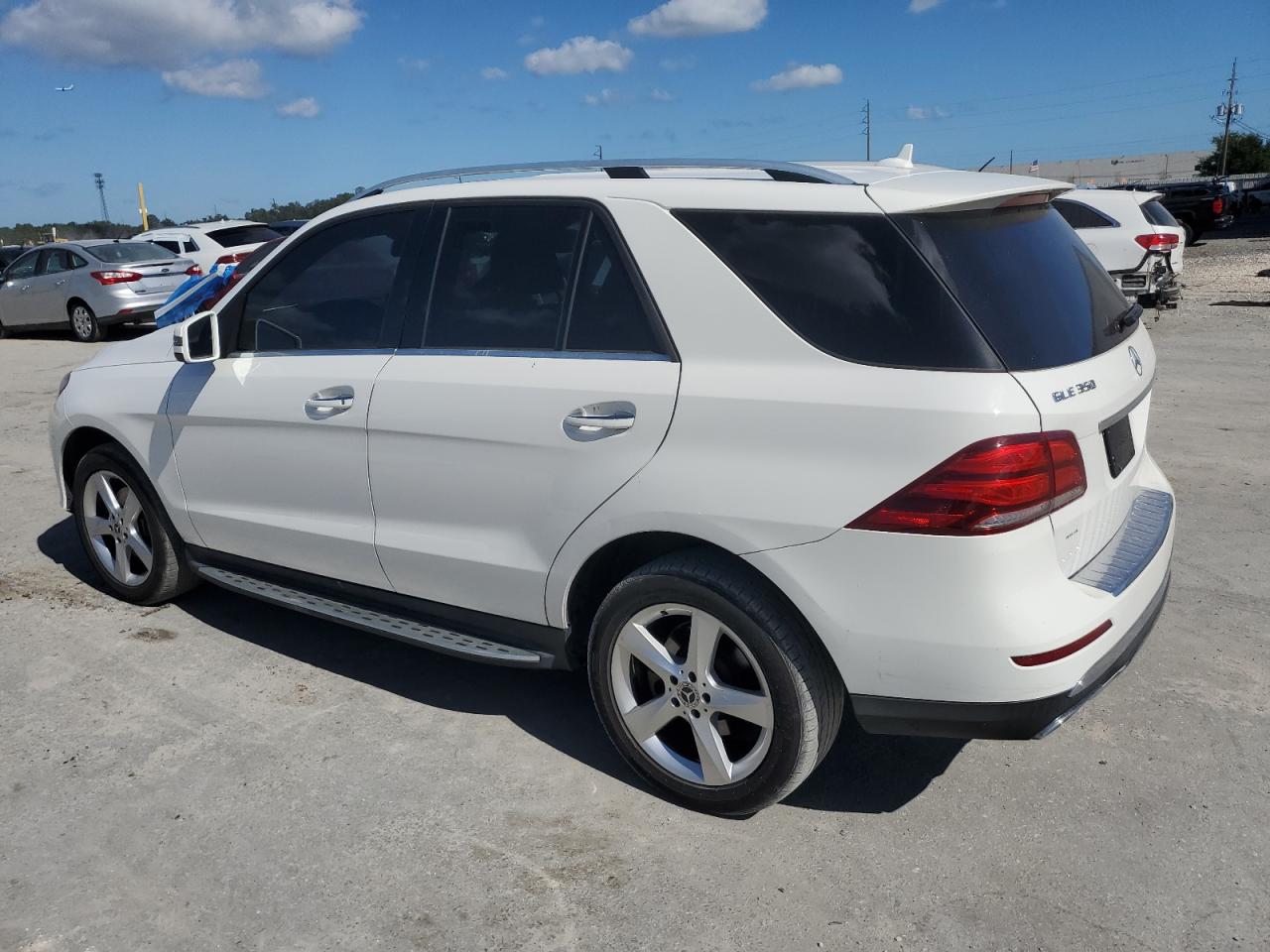 Mercedes-Benz GLE 350 Image 12