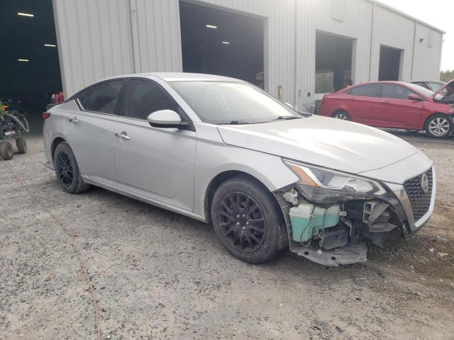 Nissan Altima S Image 13