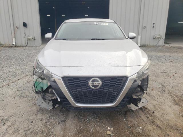 Nissan Altima S Image 6