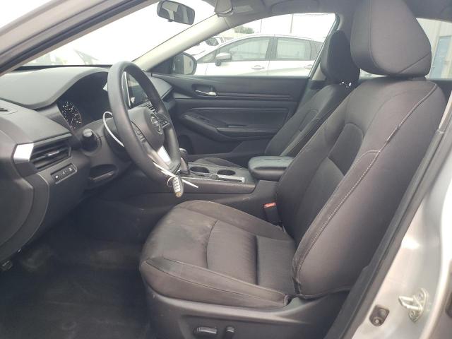 Nissan Altima S Image 4