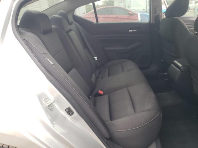 Nissan Altima S Image 10