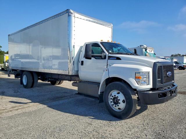 Ford F-650 Super Duty Image 8