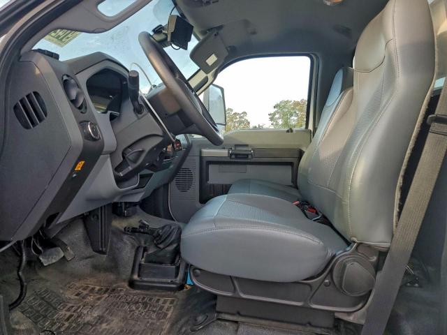 Ford F-650 Super Duty Image 12