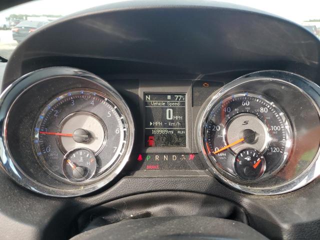 Chrysler Minivan S Image 2