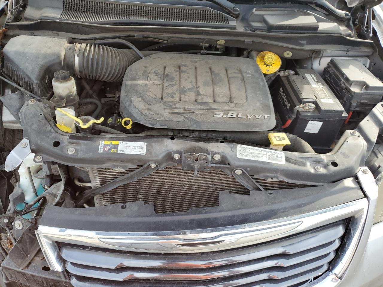 Chrysler Minivan S Image 6