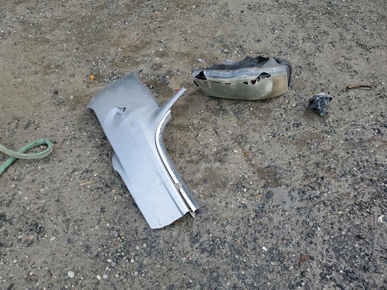 Chrysler Minivan S Image 8