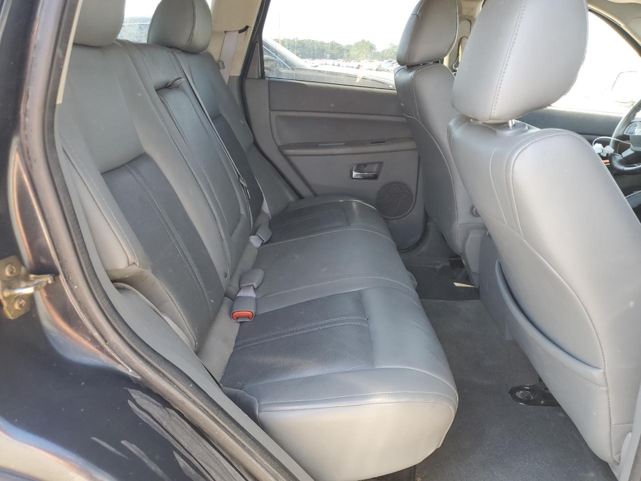 Jeep Grand Cherokee Limited Image 12