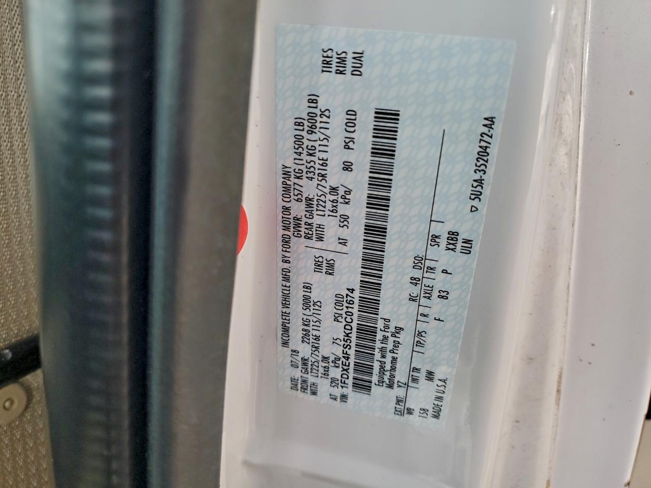 Ford Econoline E450 Super Duty Cutaway Van Image 4