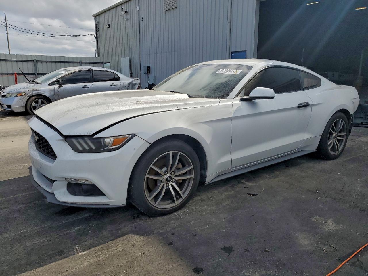 Ford Mustang Image 1