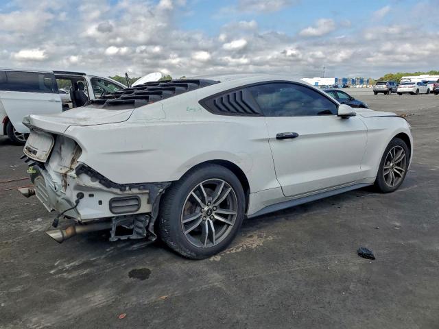 Ford Mustang Image 2