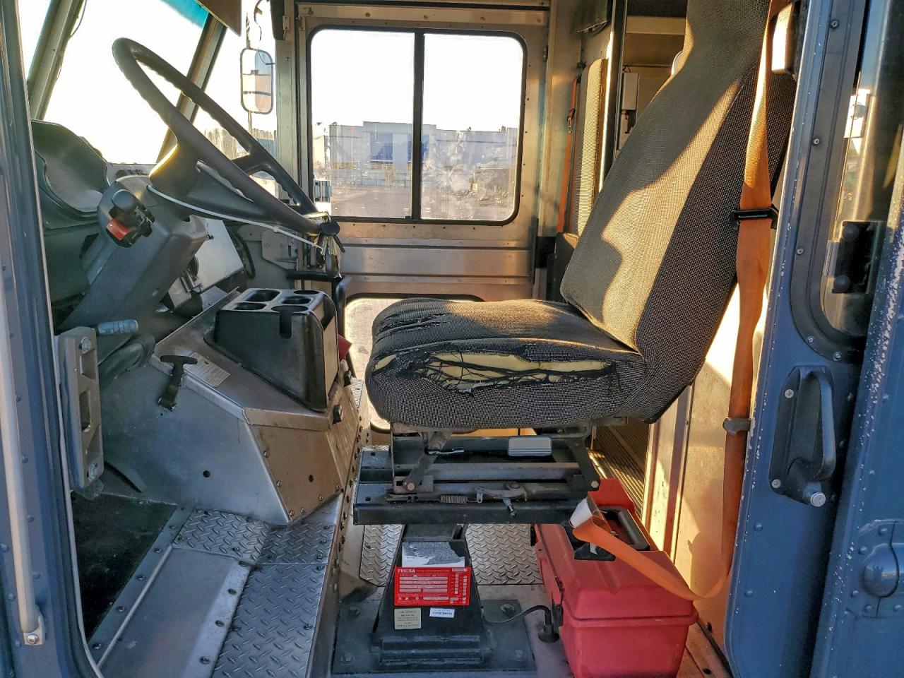 Freightliner Mt45 M Line Walk-in Van Image 13