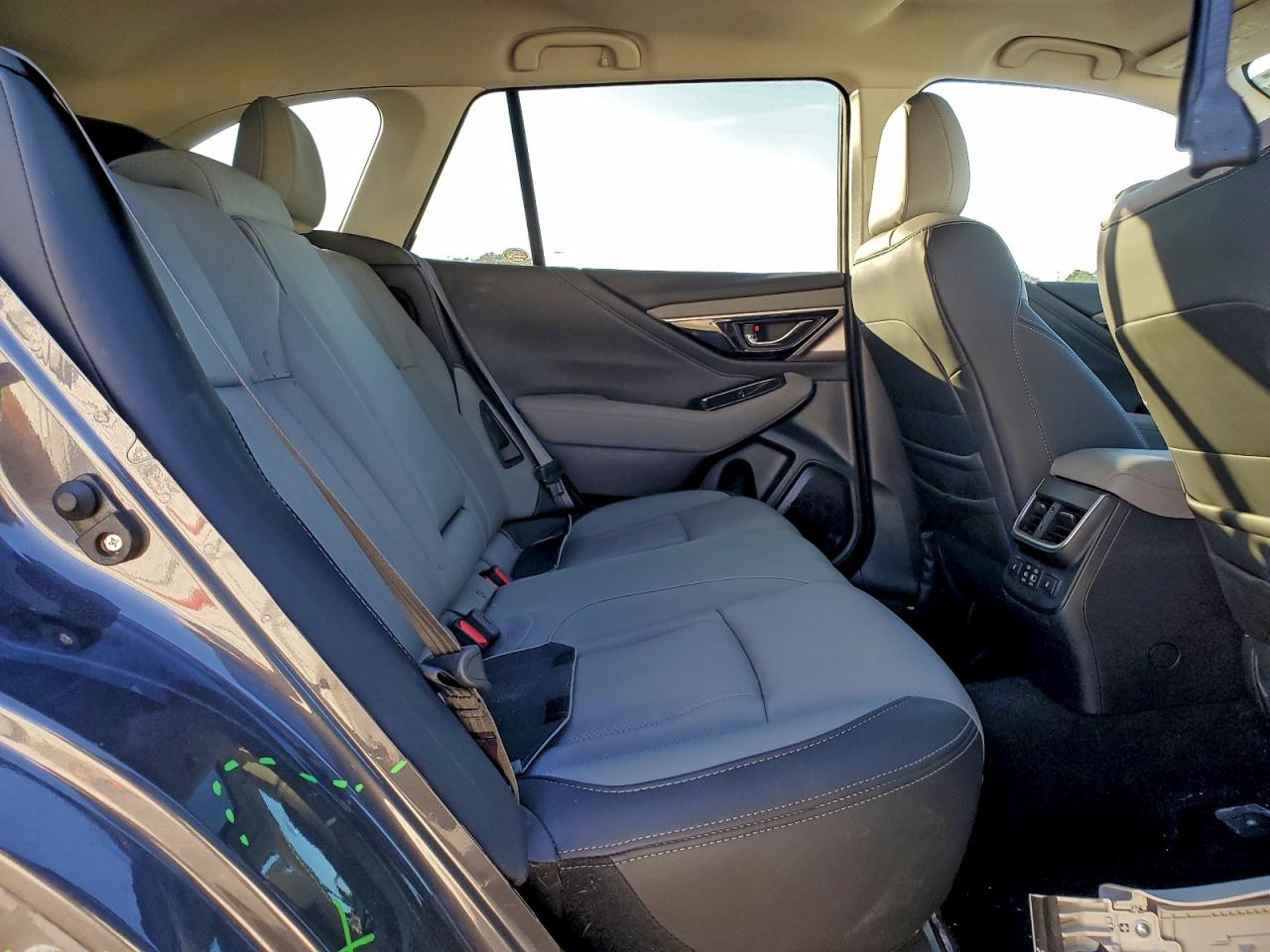 Subaru Outback Limited Image 5