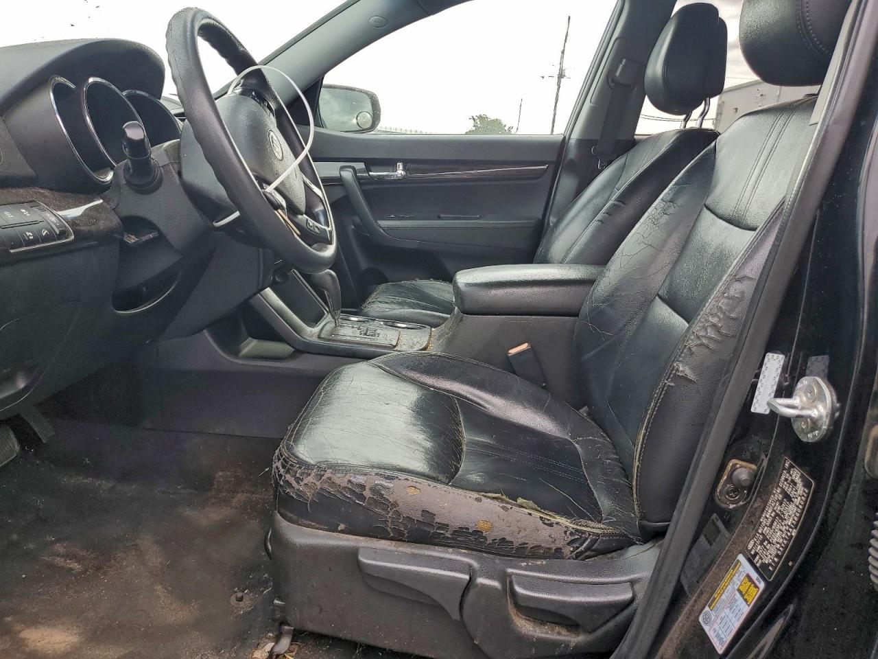 Kia Sorento Base Image 9