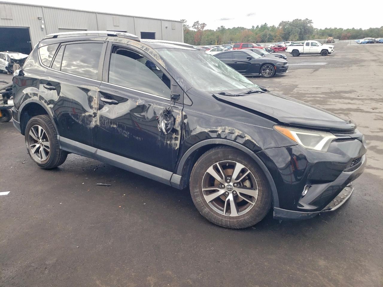 Toyota RAV4 Adventure Image 11