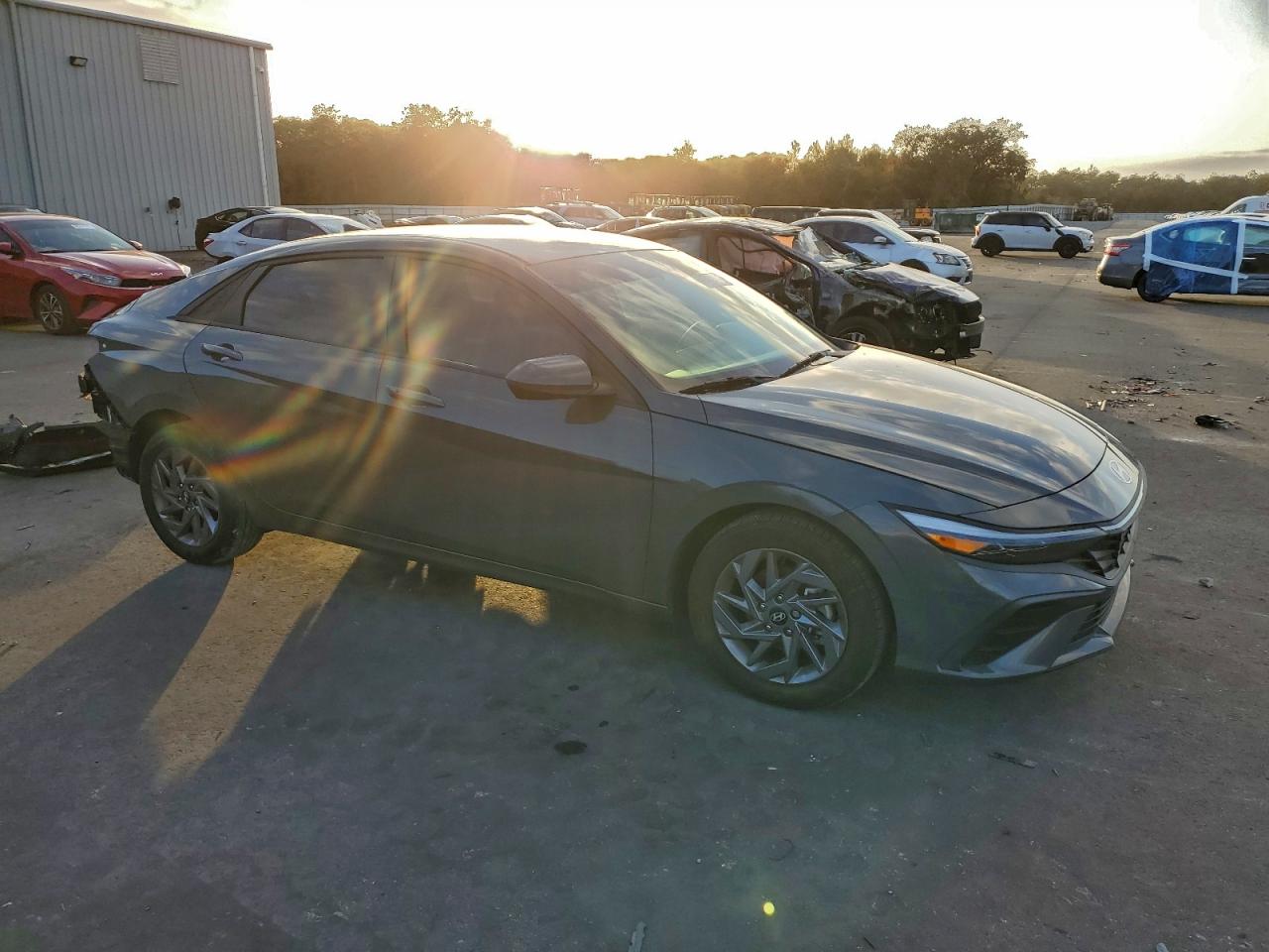 Hyundai ELANTRA Sel Image 8