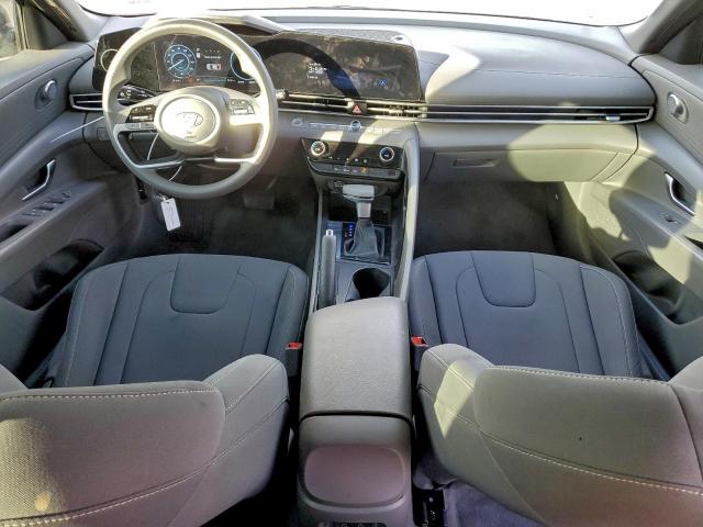 Hyundai ELANTRA Sel Image 4