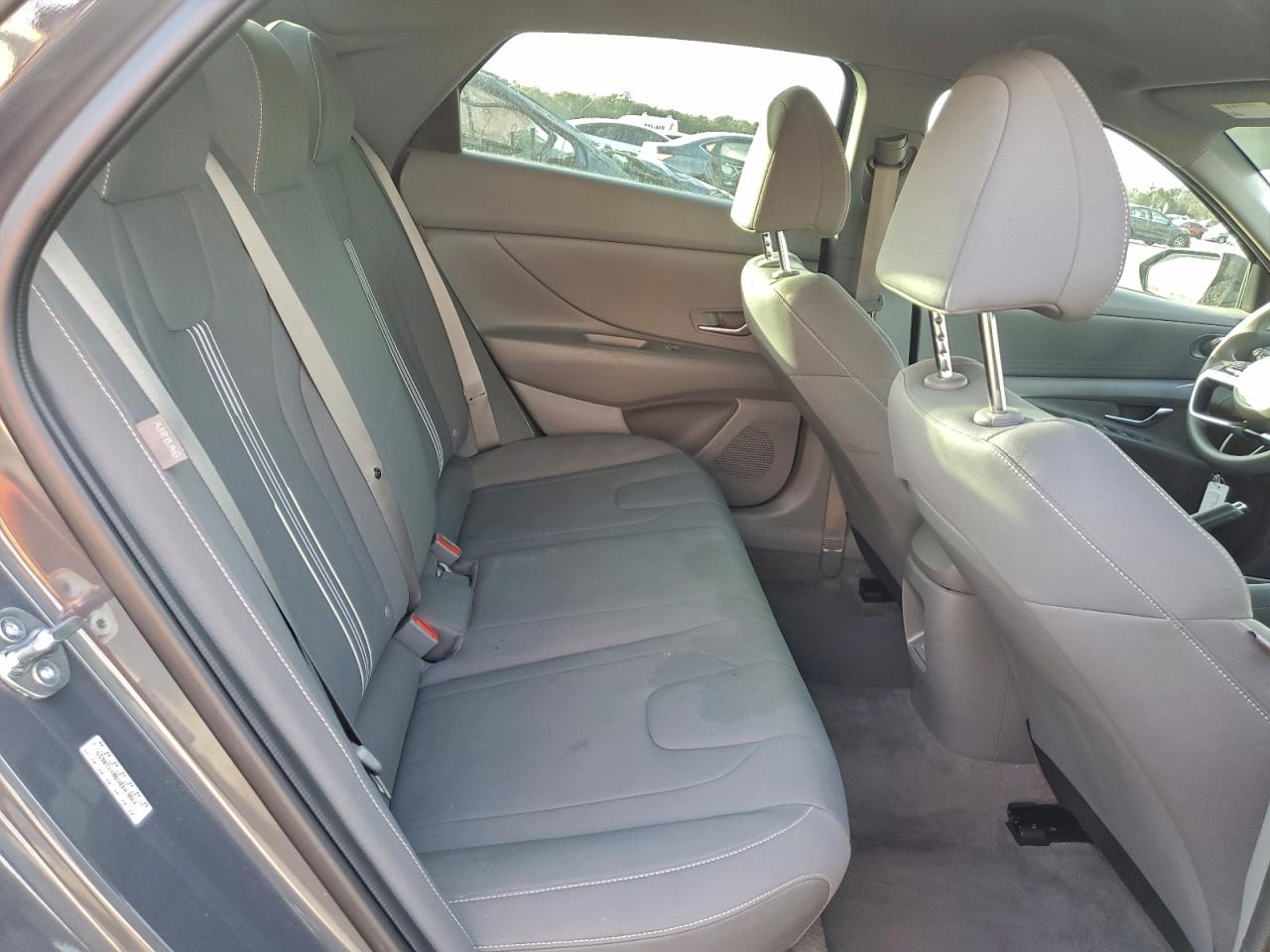 Hyundai ELANTRA Sel Image 10