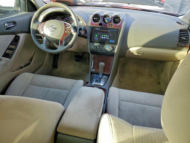 Nissan Altima Base Image 9