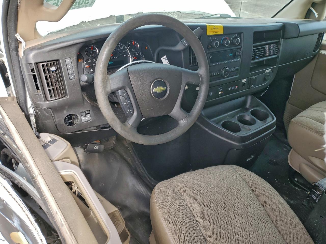 Chevrolet Express Image 2