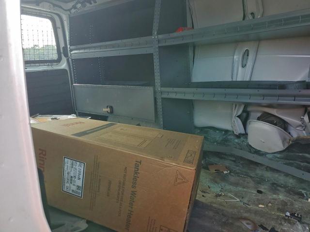 Chevrolet Express Image 7