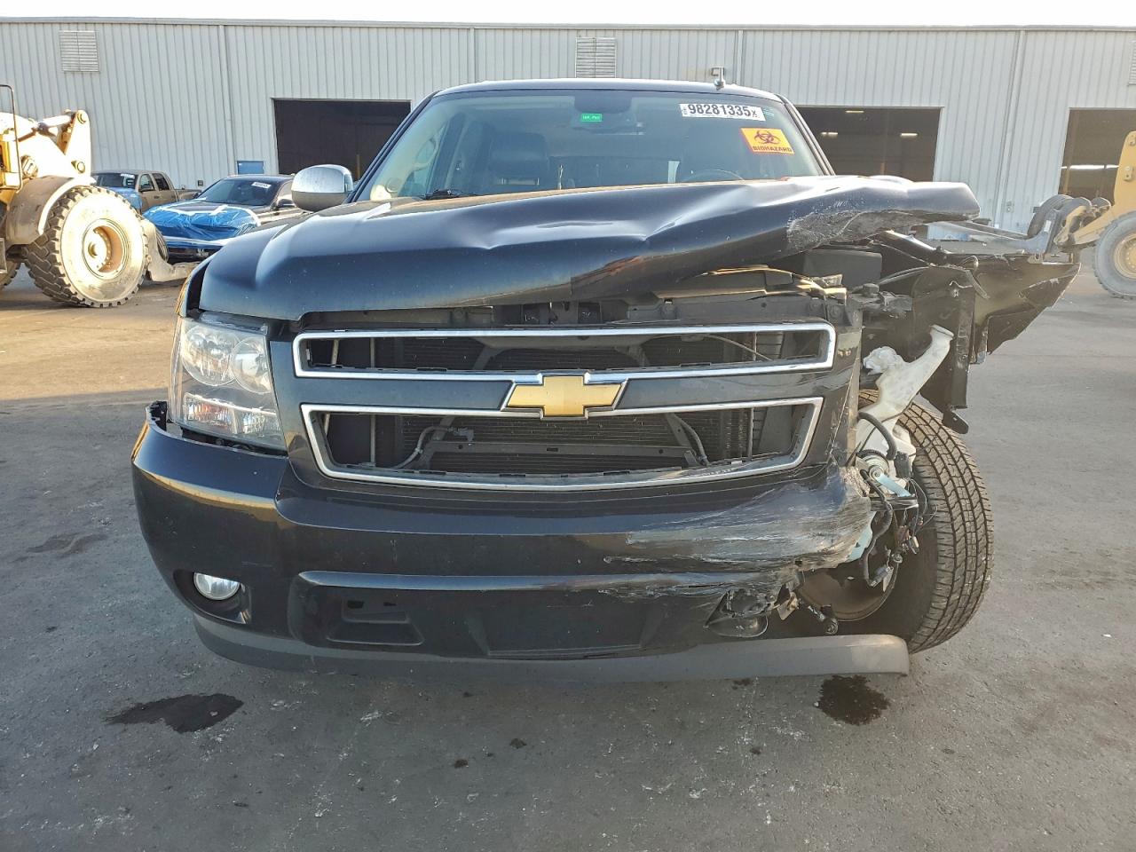 Chevrolet Suburban C1500 Ltz Image 12