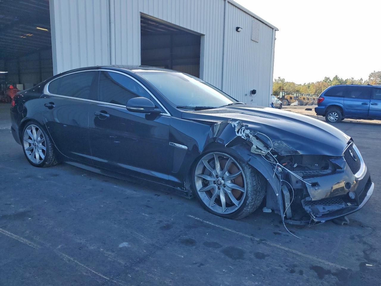 Jaguar XF Supercharged Image 6