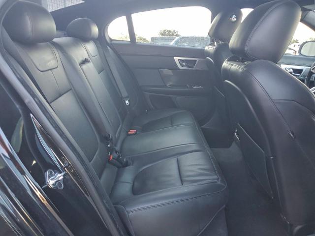 Jaguar XF Supercharged Image 12