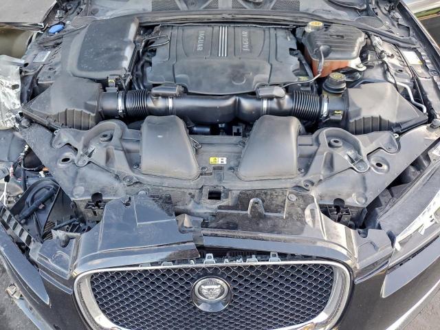 Jaguar XF Supercharged Image 11