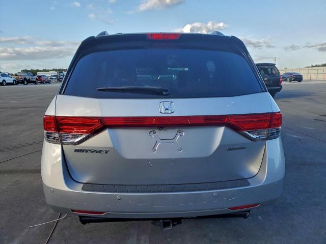 Honda Odyssey Touring Image 3