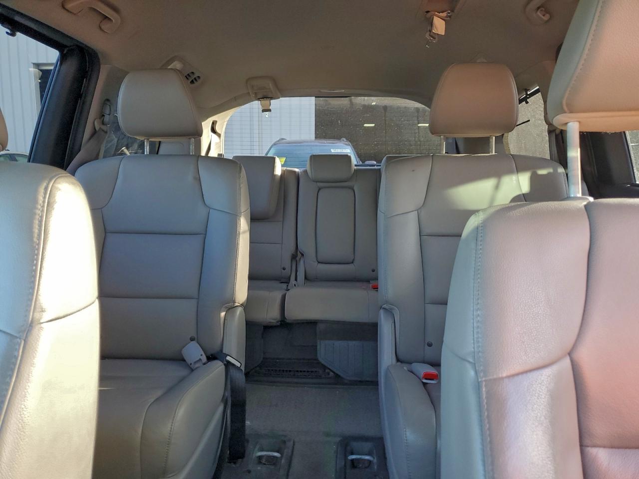 Honda Odyssey Touring Image 5