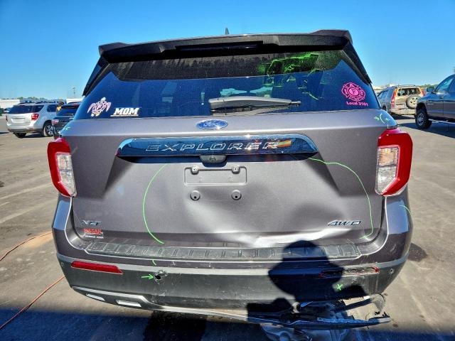 Ford Explorer Xlt Image 2