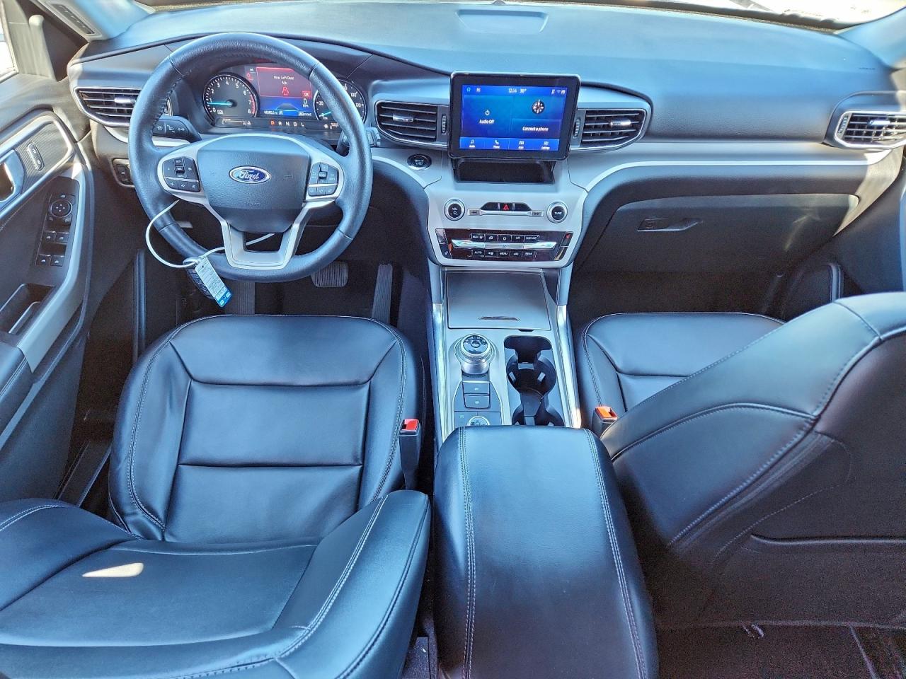 Ford Explorer Xlt Image 3