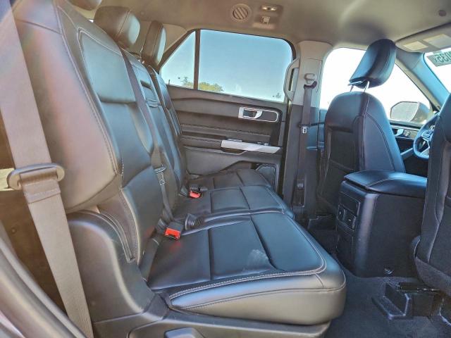 Ford Explorer Xlt Image 8