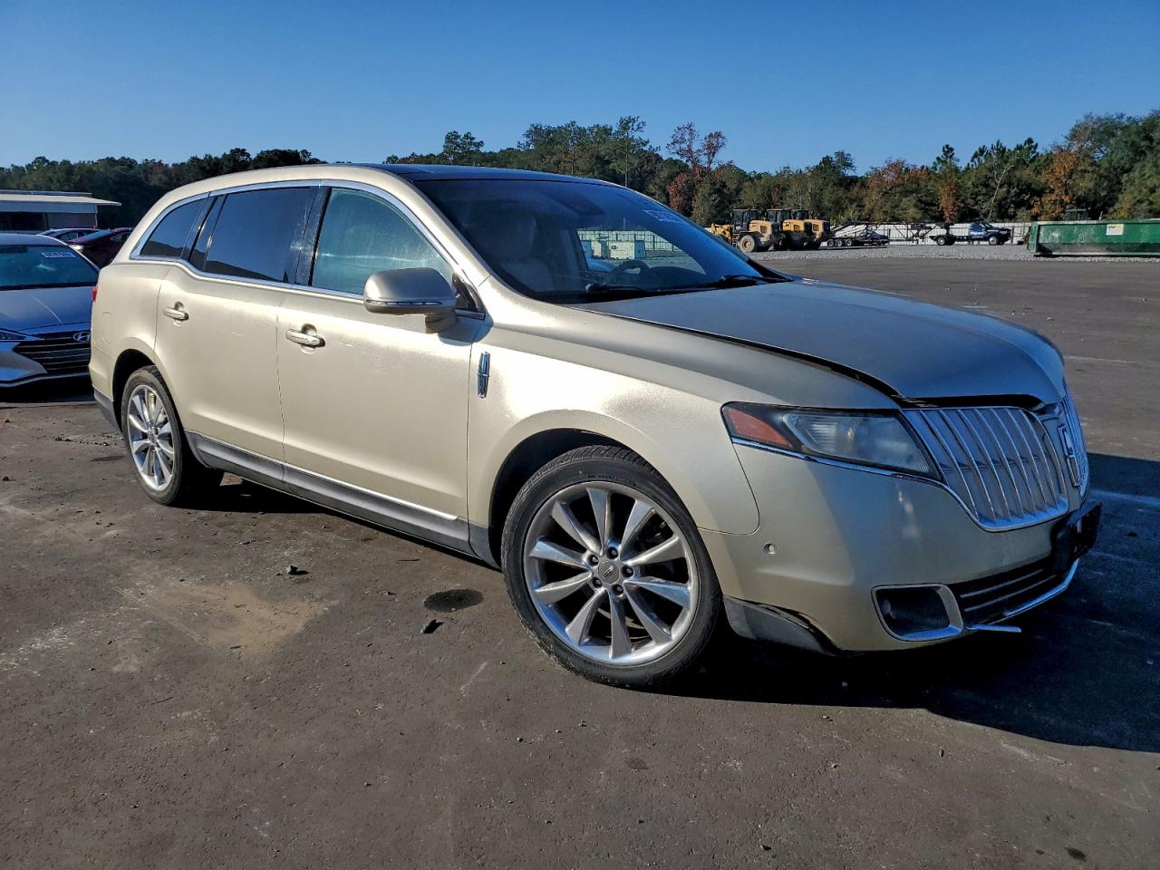 Lincoln MKT Image 8
