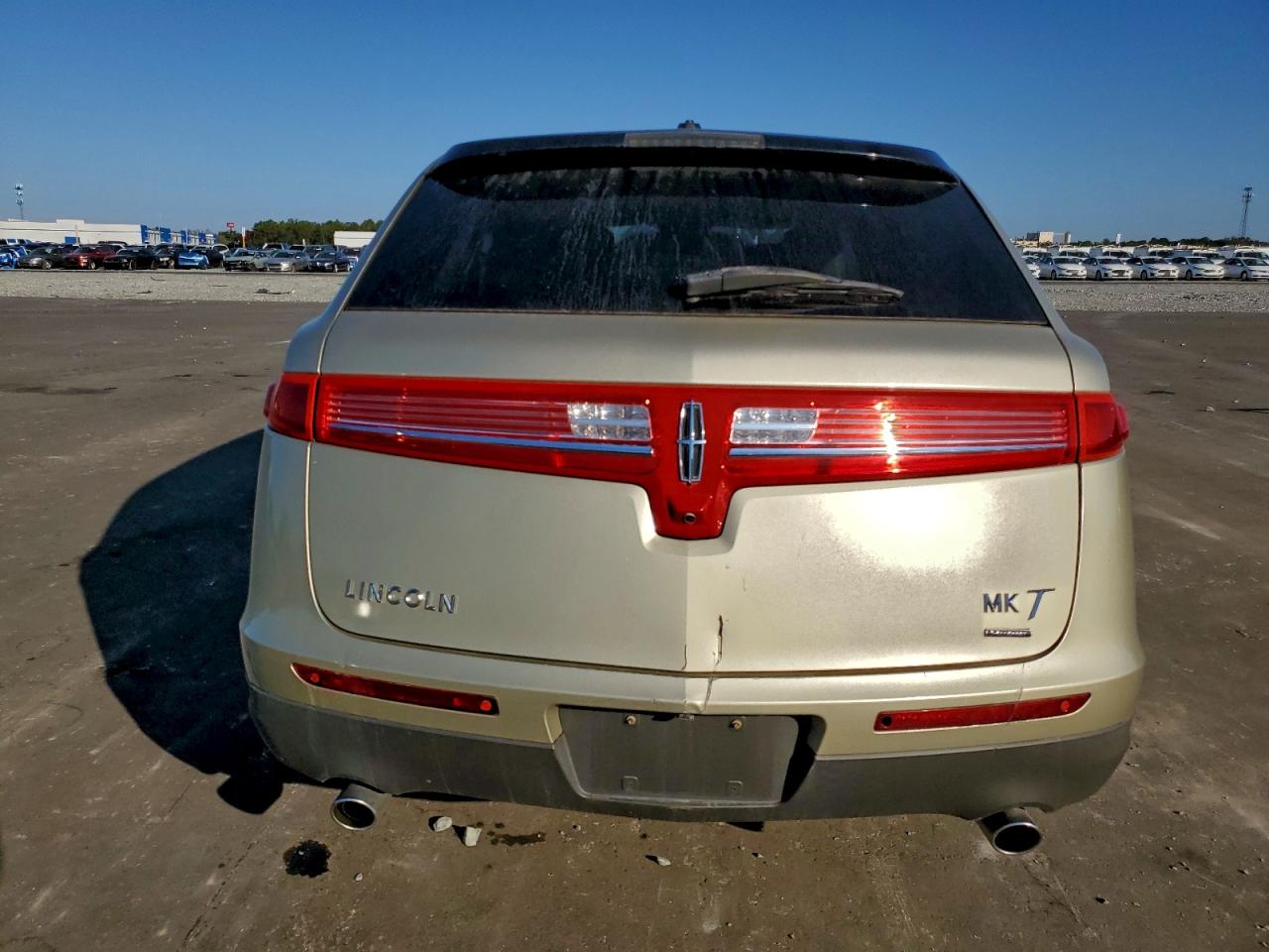 Lincoln MKT Image 13