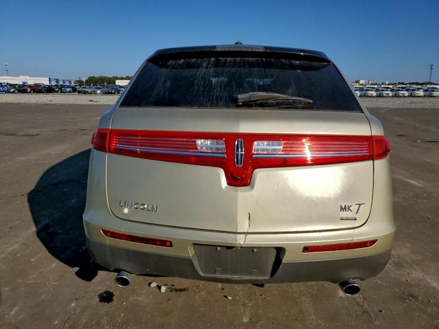 Lincoln MKT Image 13