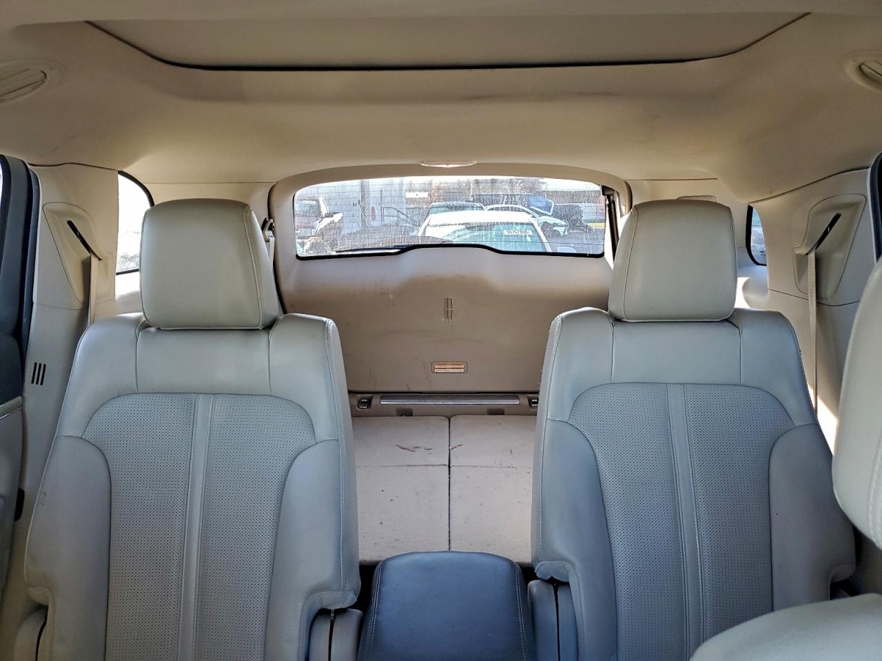Lincoln MKT Image 5