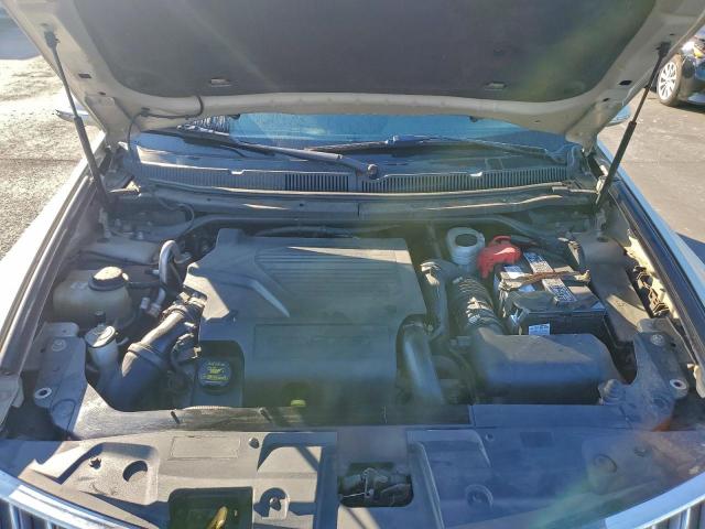 Lincoln MKT Image 12