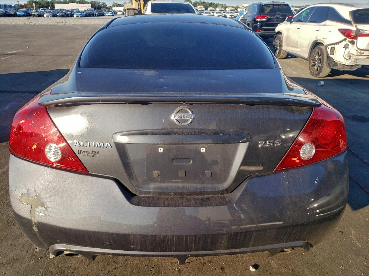 Nissan Altima S Image 3