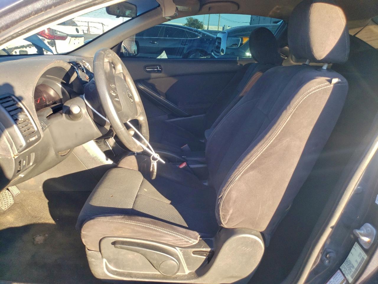 Nissan Altima S Image 4