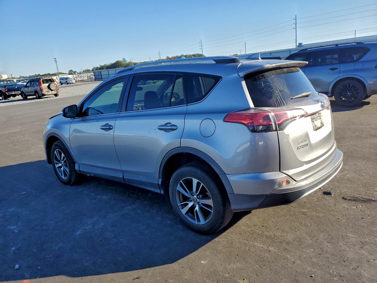 Toyota RAV4 Xle Image 12