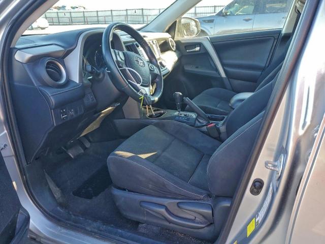 Toyota RAV4 Xle Image 5