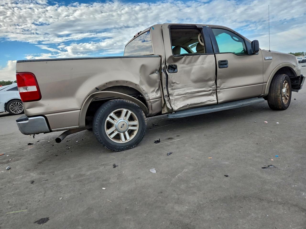 Ford F-150 Supercrew Image 11