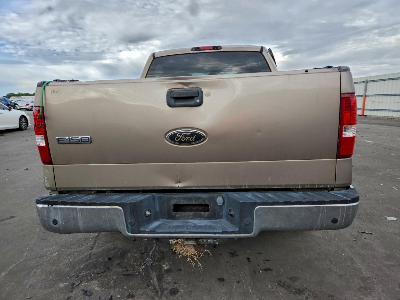 Ford F-150 Supercrew Image 8