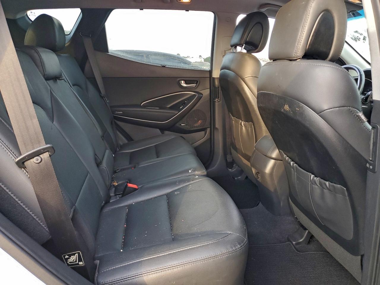 Hyundai SANTA FE Image 8