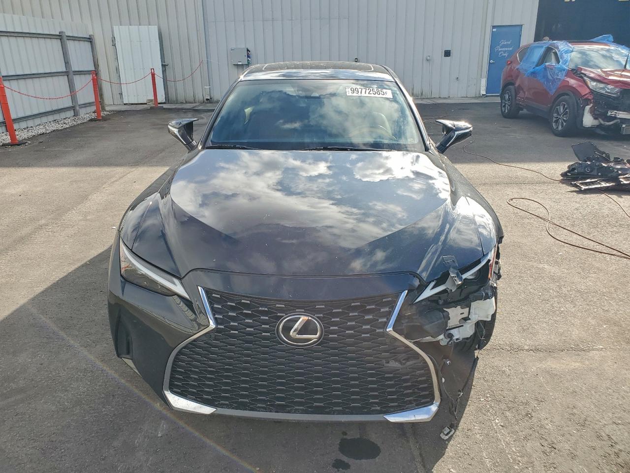 Lexus Is 300 Image 3