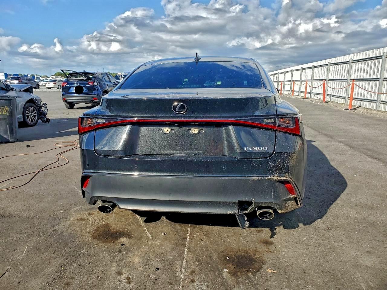 Lexus Is 300 Image 2