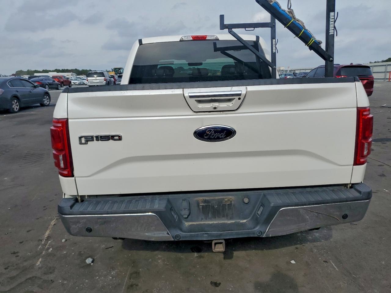Ford F-150 Supercrew Image 6